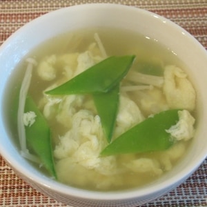簡単＊卵と絹さやとえのきの中華スープ